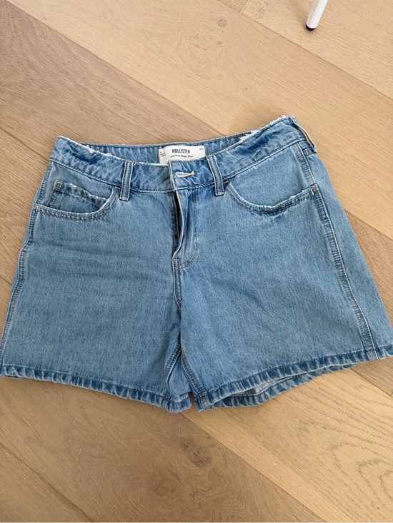 Hollister Pants - Hollister Low-Rise Baggy Short